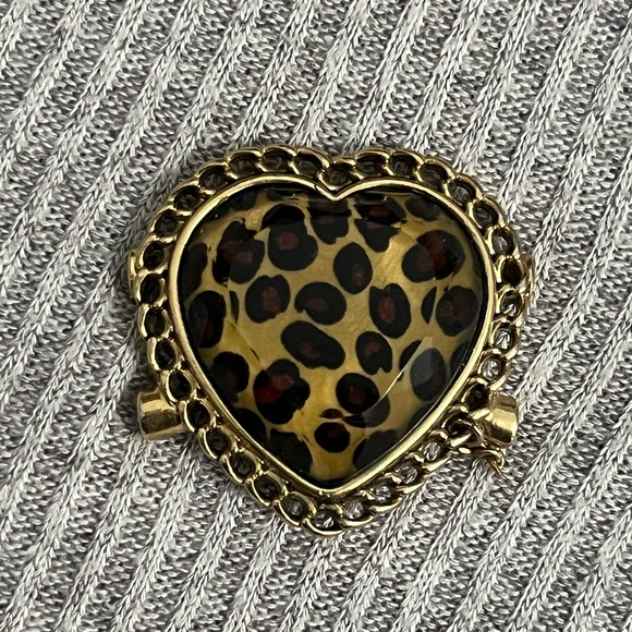 Betsey Johnson Jewelry - Vintage Betsey Johnson gold tone leopard heart shaped pendant/charm